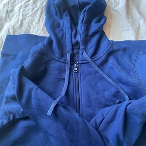 zip up sweatshirt